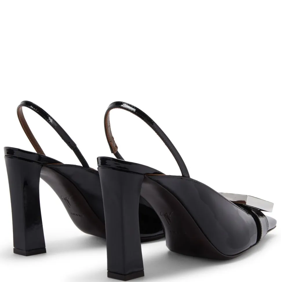 BRENDHA BUCKLE