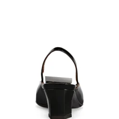 BRENDHA BUCKLE