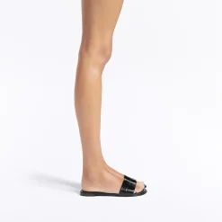 CLOTHIE