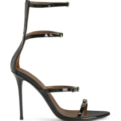GISELLE BUCKLES 105