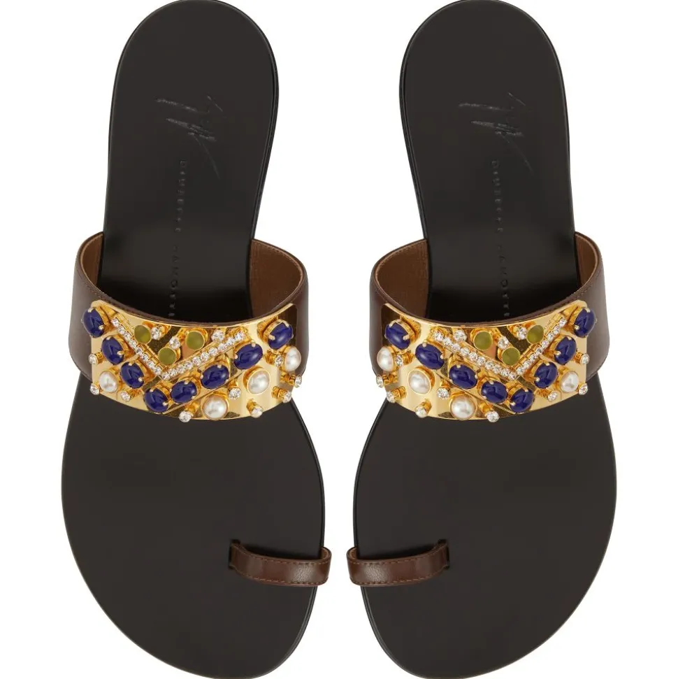 NEFERTITI FLAT